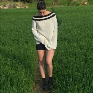 Oversized  deep v neck white sweater h & m Xs